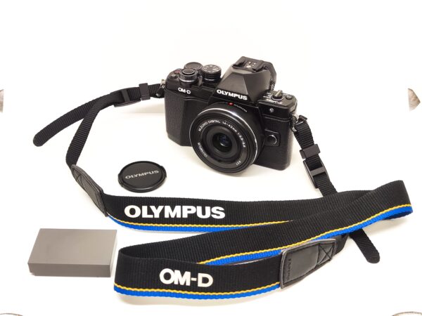 Olympus OM-D E-M10 II kit ob. M.Zuiko Digital ED 14‑42mm F3.5‑5.6 EZ