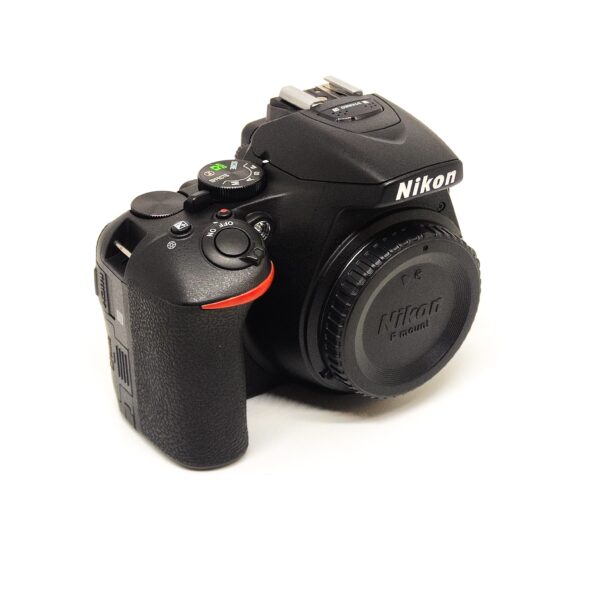 USATO: Nikon D5600 Body - immagine 4