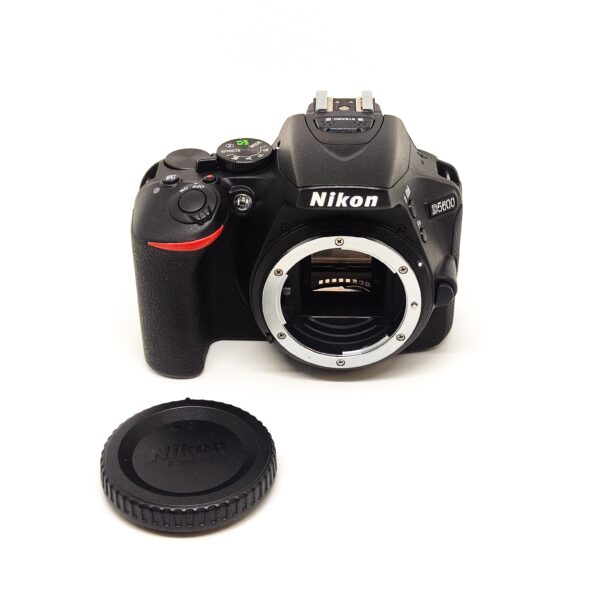 USATO: Nikon D5600 Body - immagine 2