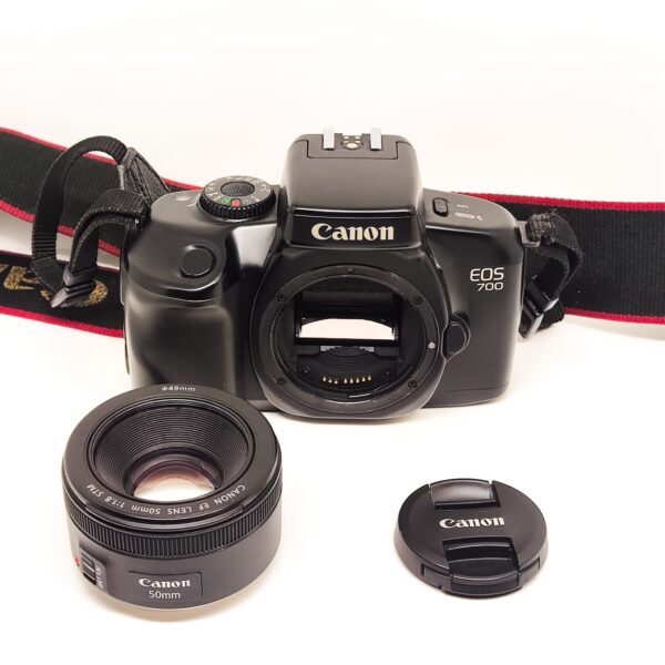 USATO: Canon EOS 700 kit Canon EF 50mm f/1.8 STM - immagine 6