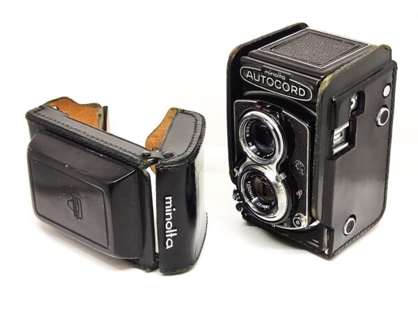 USATO: Minolta Autocord con custodia originale