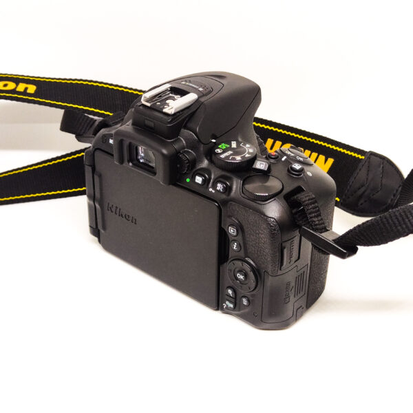 USATO: Nikon D5500 Body - immagine 4